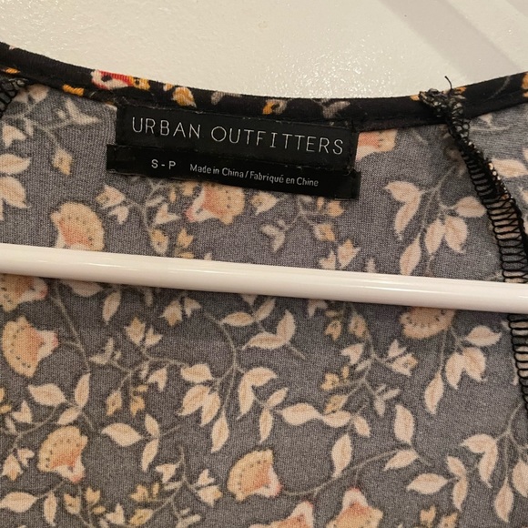 *Like New* Urban Outfitters Women's Black Uo Julia Ruffle Mini Dress - Small - Picture 4 of 7